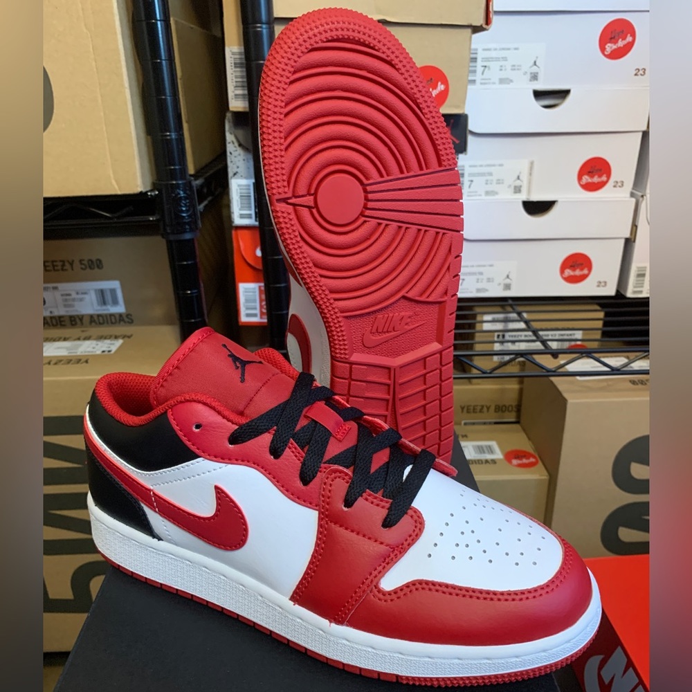 Nike Air Jordan 1 Low Bulls Black White Red Shoes 553560-163 553558-163 GS & Men - Picture 5 of 11